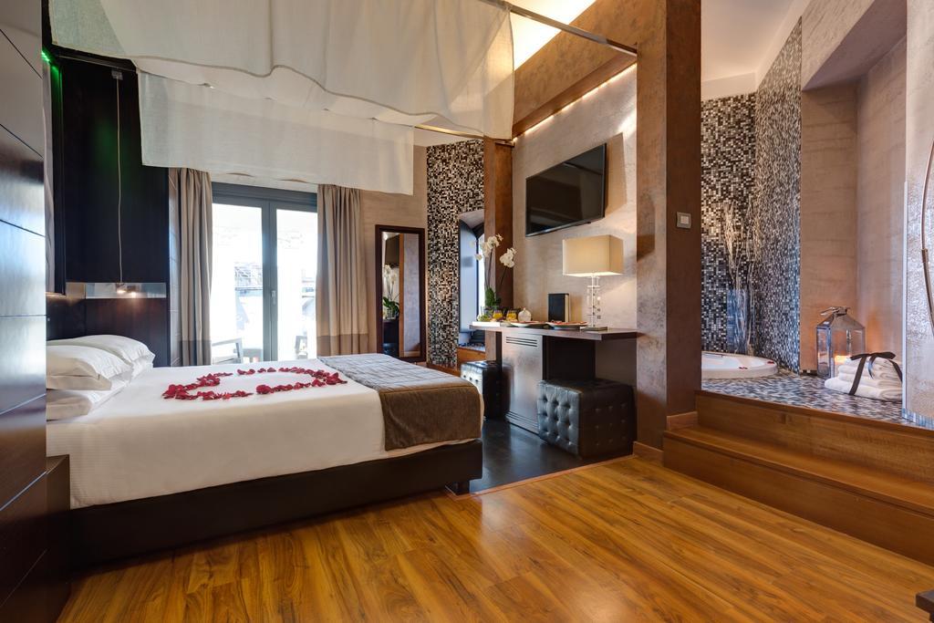 Dharma Luxury Hotel Rome Bagian luar foto