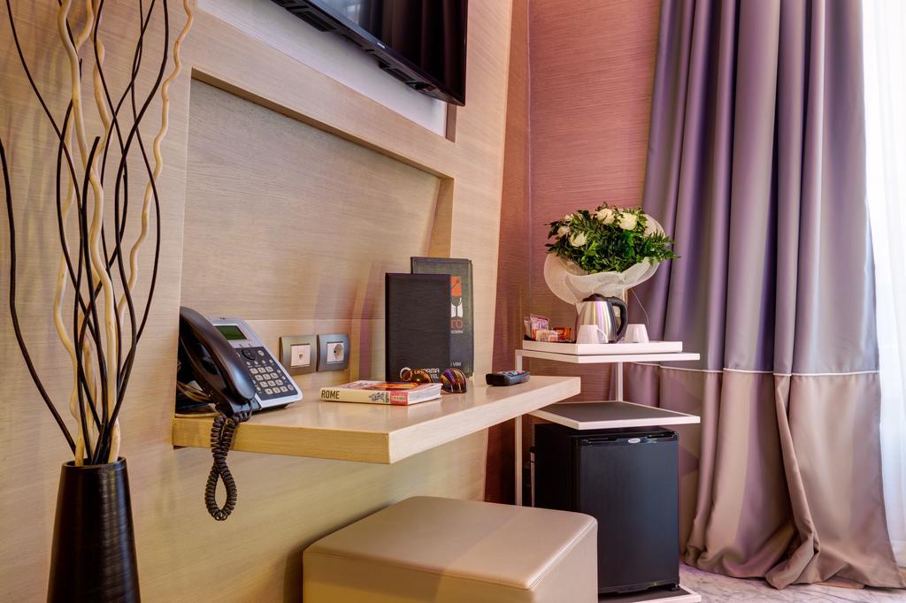 Dharma Luxury Hotel Rome Bagian luar foto